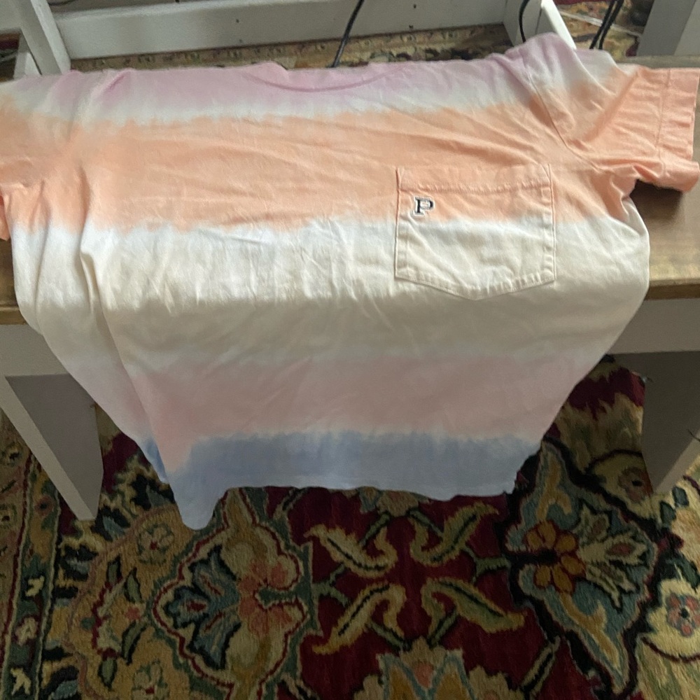 victoria’s secret pink shirt!!